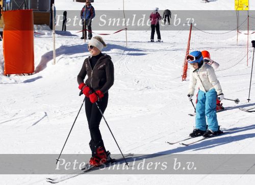 Lech 19 februari 2011
Fotosessie met de koninklijke familie in Lech. Aanwezig waren Koningin Beatrix Prins Willem Alexander Maxima Prinses Amalai Ariane en Alexia aslmede Prins Constantijn met zijn vrouw Prinses Laurentien en kinderen en Prins Friso met zijn vrouw Mabel Wisse Smit en hun kinderen.
Peter Smulders bv