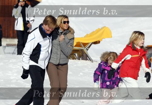 Lech 19 februari 2011
Fotosessie met de koninklijke familie in Lech. Aanwezig waren Koningin Beatrix Prins Willem Alexander Maxima Prinses Amalai Ariane en Alexia aslmede Prins Constantijn met zijn vrouw Prinses Laurentien en kinderen en Prins Friso met zijn vrouw Mabel Wisse Smit en hun kinderen.
Peter Smulders bv