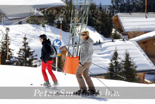 Lech 19 februari 2011
Fotosessie met de koninklijke familie in Lech. Aanwezig waren Koningin Beatrix Prins Willem Alexander Maxima Prinses Amalai Ariane en Alexia aslmede Prins Constantijn met zijn vrouw Prinses Laurentien en kinderen en Prins Friso met zijn vrouw Mabel Wisse Smit en hun kinderen.
Peter Smulders bv