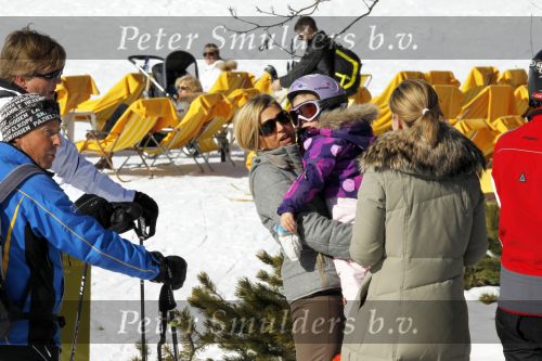 Lech 19 februari 2011
Fotosessie met de koninklijke familie in Lech. Aanwezig waren Koningin Beatrix Prins Willem Alexander Maxima Prinses Amalai Ariane en Alexia aslmede Prins Constantijn met zijn vrouw Prinses Laurentien en kinderen en Prins Friso met zijn vrouw Mabel Wisse Smit en hun kinderen.
Peter Smulders bv