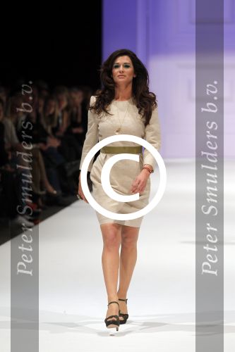 Amsterdam 7 maart 2011
Modeshow Jos v raak in de westergasfabriek met als modellen oa Georgina Verbaan Irene v d Laar Froukje de Both Quinty Trustfull Marvy Rieder en Kim Feenstra.
Peter Smulders bv