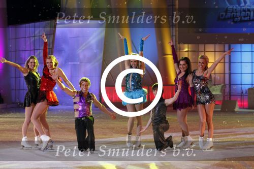 Hilversum 4 maart 2011
Sterren dansen op het ijs van SBDS 6 in studio 22 .Deelnemers zijn Monique Smit Jenny Smit Vivian Reys Babette v Veen Ralf Mackenbach Michael Boogerd en Sieneke Gerard Joling en Nance Coolen presenteren het.
Peter Smulders bv