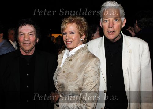 Baarn 27 februari 2011
Ria Valk viert haar 70e vefrjaardag en 55 jarig artiest zijn in de tv studio in Baarn. Ria met exen
Peter Smulders bv