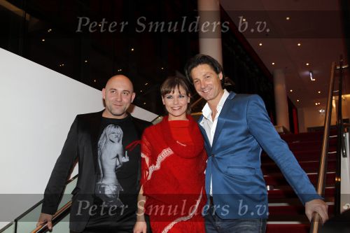 Amsterdam 9 februari 2011
Premiere Blind Vertrouwen met Loek Peters Angela Schijf en Rick Engelkes in het nieuwe de la Mar.
Peter Smulders bv