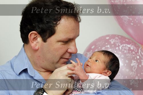 Amsterdam 27 februari 2011
Robert Leroy met zijn zoons Joshua en Senny en zijn baby dochter Jolie.
Peter Smulders  bv