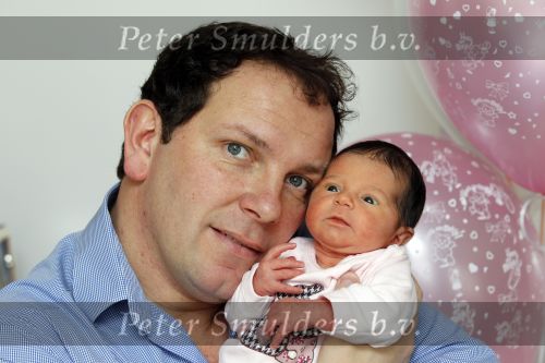 Amsterdam 27 februari 2011
Robert Leroy met zijn zoons Joshua en Senny en zijn baby dochter Jolie.
Peter Smulders  bv