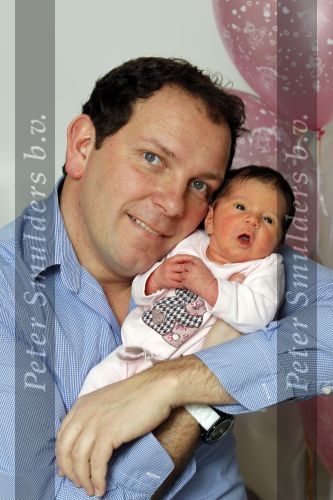 Amsterdam 27 februari 2011
Robert Leroy met zijn zoons Joshua en Senny en zijn baby dochter Jolie.
Peter Smulders  bv