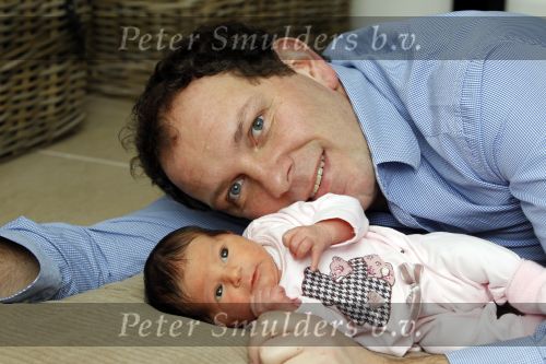 Amsterdam 27 februari 2011
Robert Leroy met zijn zoons Joshua en Senny en zijn baby dochter Jolie.
Peter Smulders  bv