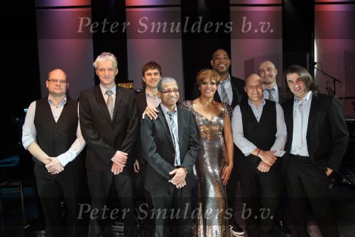 Den Bosch, 21 Februari 2011
Premiere Simple The Best van Ruth Jacott
Ruth Jacott met haar band
Foto Peter Smulders BV