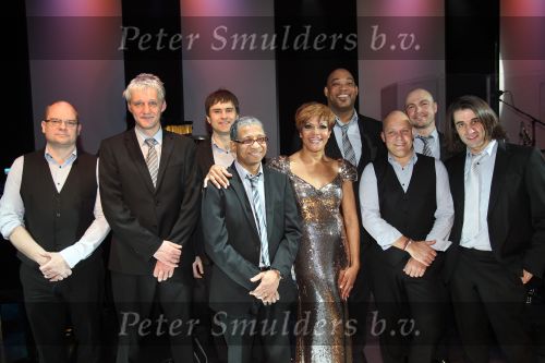 Den Bosch, 21 Februari 2011
Premiere Simple The Best van Ruth Jacott
Ruth Jacott met haar band
Foto Peter Smulders BV