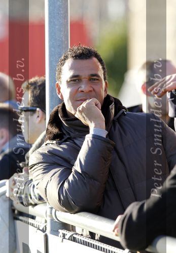 Amsterdam 8 februari 2011
Ruud en Estelle Gullit bij training van Maxim bij AFC . Dochter Joelle is er ook bij. In hetzelfde elftal speelt Ruben Kluivert.
Peter Smulders bv