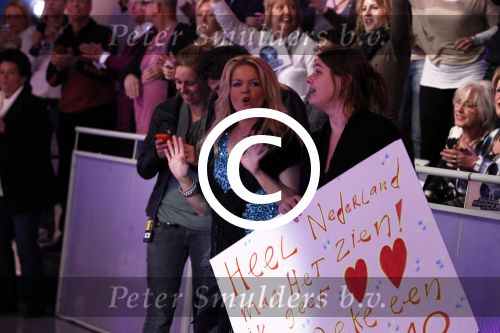 Hilversum 4 maart 2011
Sterren dansen op het ijs van SBDS 6 in studio 22 .Deelnemers zijn Monique Smit Jenny Smit Vivian Reys Babette v Veen Ralf Mackenbach Michael Boogerd en Sieneke Gerard Joling en Nance Coolen presenteren het.
Peter Smulders bv