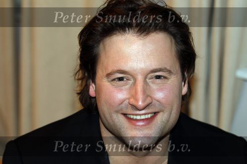 Hilversum 15 februari 2011
Presentatie serie iedereen is gek op Jack met Linda de Mol Jeroen v Koningsbrugge Beppie Melissen Kees Hulst en Tjebbo Gerritsma.
Peter Smulders bv