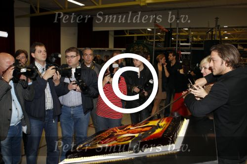 Amsterdam 9 maart 2011
Perspresentatie Zorro met in de hoofdrollen Tommie Christiaan Lone v Roosendaal Thom Hoffman Michhelle Splietelhof Rene v Kooten en David Davidse.
Peter Smulders bv