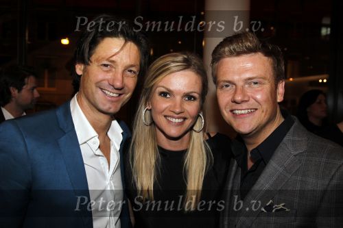 Amsterdam 9 februari 2011
Premiere Blind Vertrouwen met Loek Peters Angela Schijf en Rick Engelkes in het nieuwe de la Mar. Bastiaan en Tooske Ragas
Peter Smulders bv