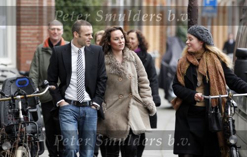 Amsterdam 11 februari 2011
Koningin Beatrix en Prins Friso bij de opening van de nieuwe liefde in Amsterdam. Trijntje Oosterhuis met man en Willemijn Verloop van War Child
Peter Smulders bv