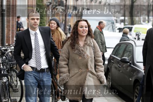 Amsterdam 11 februari 2011
Koningin Beatrix en Prins Friso bij de opening van de nieuwe liefde in Amsterdam. Trijntje Oosterhuis met man en Willemijn Verloop van War Child
Peter Smulders bv