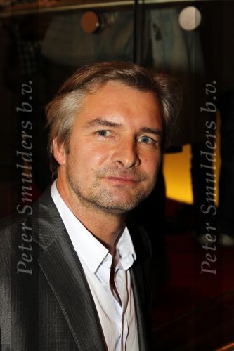 Amsterdam 9 februari 2011
Premiere Blind Vertrouwen met Loek Peters Angela Schijf en Rick Engelkes in het nieuwe de la Mar. Victor Reinier
Peter Smulders bv
