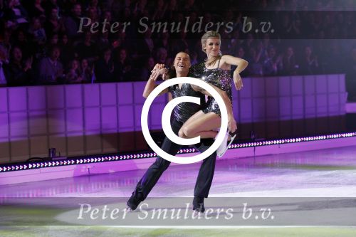 Hilversum 4 maart 2011
Sterren dansen op het ijs van SBDS 6 in studio 22 .Deelnemers zijn Monique Smit Jenny Smit Vivian Reys Babette v Veen Ralf Mackenbach Michael Boogerd en Sieneke Gerard Joling en Nance Coolen presenteren het.
Peter Smulders bv