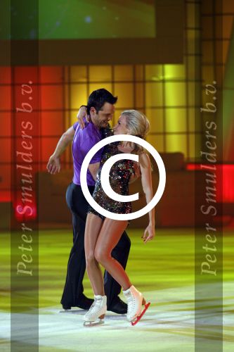 Hilversum 4 maart 2011
Sterren dansen op het ijs van SBDS 6 in studio 22 .Deelnemers zijn Monique Smit Jenny Smit Vivian Reys Babette v Veen Ralf Mackenbach Michael Boogerd en Sieneke Gerard Joling en Nance Coolen presenteren het.
Peter Smulders bv