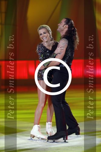 Hilversum 4 maart 2011
Sterren dansen op het ijs van SBDS 6 in studio 22 .Deelnemers zijn Monique Smit Jenny Smit Vivian Reys Babette v Veen Ralf Mackenbach Michael Boogerd en Sieneke Gerard Joling en Nance Coolen presenteren het.
Peter Smulders bv