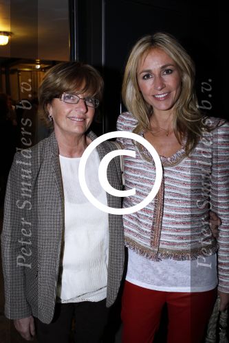 Amsterdam 7 maart 2011
Modeshow Jos v raak in de westergasfabriek met als modellen oa Georgina Verbaan Irene v d Laar Froukje de Both Quinty Trustfull Marvy Rieder en Kim Feenstra.. Wendy v Dijk met moeder en stylist
Peter Smulders bv