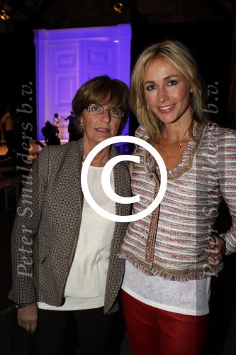Amsterdam 7 maart 2011
Modeshow Jos v raak in de westergasfabriek met als modellen oa Georgina Verbaan Irene v d Laar Froukje de Both Quinty Trustfull Marvy Rieder en Kim Feenstra.. Wendy v Dijk met moeder en stylist
Peter Smulders bv