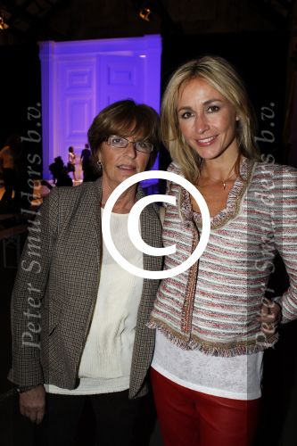 Amsterdam 7 maart 2011
Modeshow Jos v raak in de westergasfabriek met als modellen oa Georgina Verbaan Irene v d Laar Froukje de Both Quinty Trustfull Marvy Rieder en Kim Feenstra.. Wendy v Dijk met moeder en stylist
Peter Smulders bv