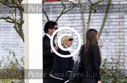 Amsterdam 12 maart 2011
Crematie van Ria Alberti op westgaarde. Johnny de Mol jr en Willeke Alberti
Peter Smulders bv