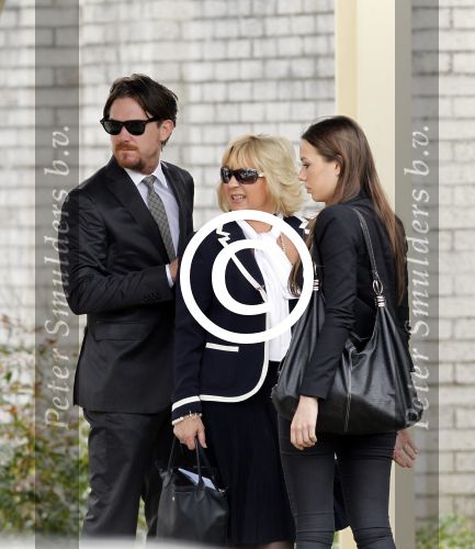 Amsterdam 12 maart 2011
Crematie van Ria Alberti op westgaarde. Johnny de Mol jr en Willeke Alberti
Peter Smulders bv