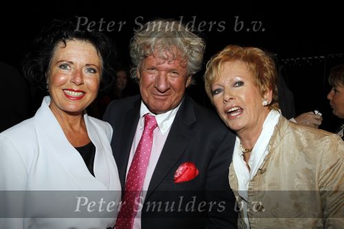 Baarn 27 februari 2011
Ria Valk viert haar 70e verjaardag en 55 jarig artiest zijn in de tv studio in Baarn. Willibrord Frequin met vriendin
Peter Smulders bv