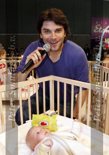 Amsterdam 16 februari 2011
Xander de Buisonje opent 9 maandenbeurs en presenteert cd voor baby\'s
Peter Smulders bv