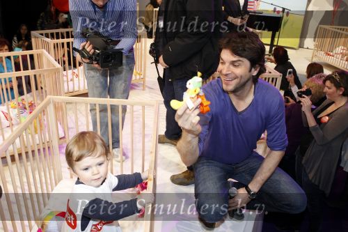 Amsterdam 16 februari 2011
Xander de Buisonje opent 9 maandenbeurs en presenteert cd voor baby\'s
Peter Smulders bv