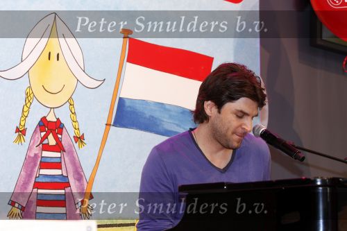 Amsterdam 16 februari 2011
Xander de Buisonje opent 9 maandenbeurs en presenteert cd voor baby\'s
Peter Smulders bv