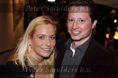 Amsterdam 9 februari 2011
Premiere Blind Vertrouwen met Loek Peters Angela Schijf en Rick Engelkes in het nieuwe de la Mar. zoon Fons v Westerloo met vriendin
Peter Smulders bv