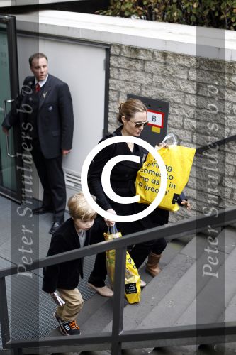 Amsterdam 14 maart 2012
Angelina Jolie with Kids in Amsterdam.
Peter Smulders bv