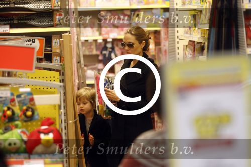 Amsterdam 14 maart 2012
Angelina Jolie with Kids in Amsterdam.
Peter Smulders bv