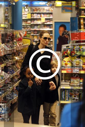 Amsterdam 14 maart 2012
Angelina Jolie with Kids in Amsterdam.
Peter Smulders bv