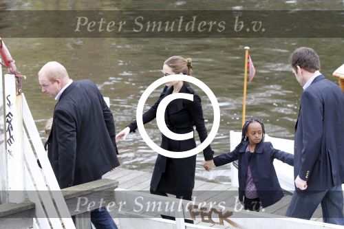 Amsterdam 14 marz 2012
Angelina Jolie with her kids on a boat trip in Amsterdam.
Peter Smulders bv