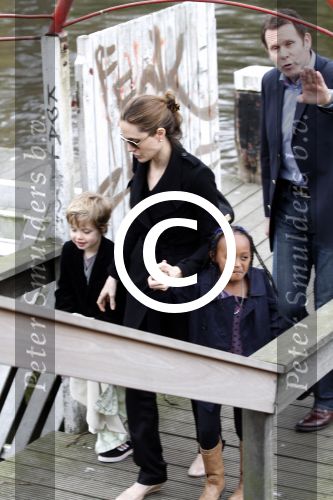 Amsterdam 14 marz 2012
Angelina Jolie with her kids on a boat trip in Amsterdam.
Peter Smulders bv