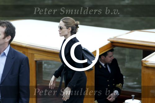 Amsterdam 14 maart 2012
Angeliina Jolie met kinderen in bootje op grachten Amsterdam.
Peter Smulders bv
