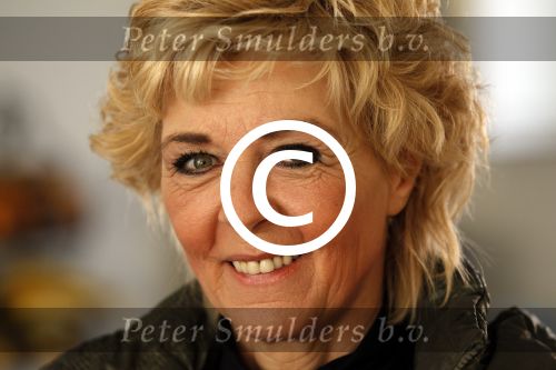 Volendam 11 februari 2012
Annie Schilder met haar zwangere dochter Anja.
Peter Smulders bv