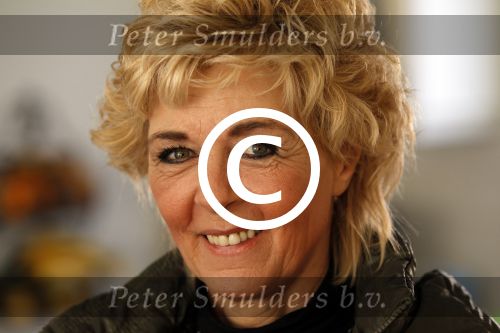 Volendam 11 februari 2012
Annie Schilder met haar zwangere dochter Anja.
Peter Smulders bv