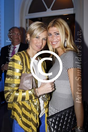 Amsterdam 2 februari 2012
Presentatie n ieuwe talkies in hotel de Dylan. Anouk Smulders en Estelle Gullit
Peter Smulders bv