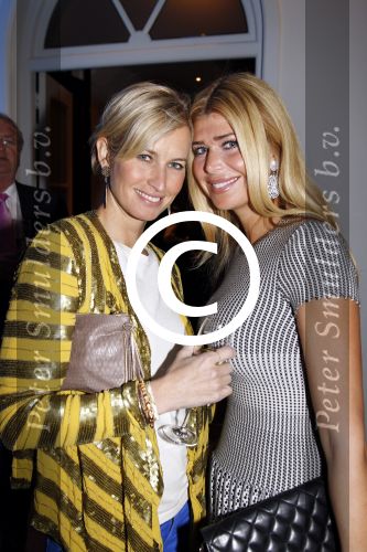 Amsterdam 2 februari 2012
Presentatie n ieuwe talkies in hotel de Dylan. Anouk Smulders en Estelle Gullit
Peter Smulders bv