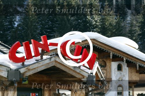 Gerlos 7 maart 2012
Job Nieuwenhuizen (de bus) met vrouw en kinderen skien in Gerlos. apres skihut Cin Cin
Peter Smulders bv