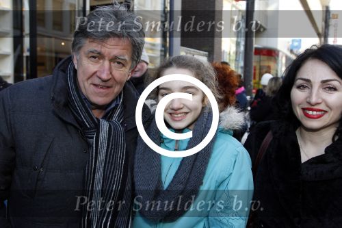 Amsterdam 4 februari 2012
Premiere achtste groepers huilen niet in Tuschinski. bartho Braat met ...
Peter Smulders bv