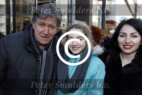 Amsterdam 4 februari 2012
Premiere achtste groepers huilen niet in Tuschinski. bartho Braat met ...
Peter Smulders bv