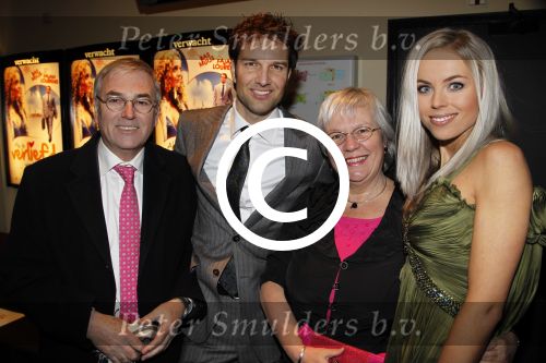 Den Haag 6 februari 2012
Premiere Als je verliefd wordt met Fajah Lourens en Bas Muijs. in Pathe Den Haag. bas met zijn ouders
Peter Smulders bv