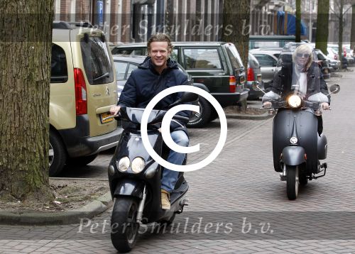 Amsterdam 3 maart 2012
Bridget Maasland met vriend op scooters in amsterdam.
Peter Smulders bv